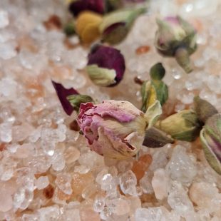Snug Scent Natural Bath Salts with Essential Oils