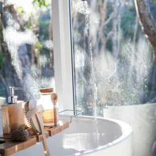 Me Time Natural Candle & Bath Salts Gift Set - Image 5